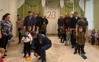 Утренник к 23 февраля Утренник к 23 февраля.